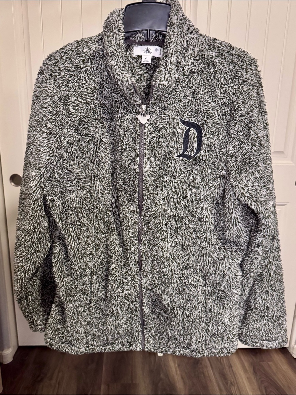 Disney Women’s XL Soft Sherpa Fleece Jacket Full Zip Mickey Zipper Gray Black D